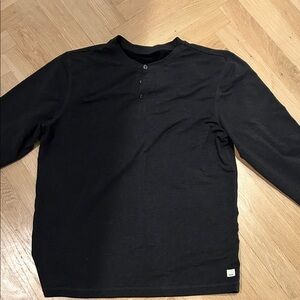 Vuori Men's Dark Long Sleeve Henley